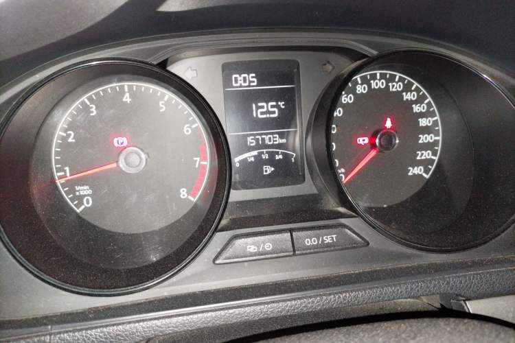 Used Volkswagen Lavida 2015 1.6L Manual Fashion Edition