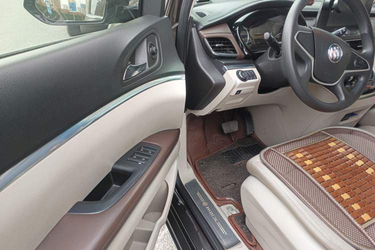 Used Buick GL8 2021 Land Cruiser Executive Class 652T Comfort Model