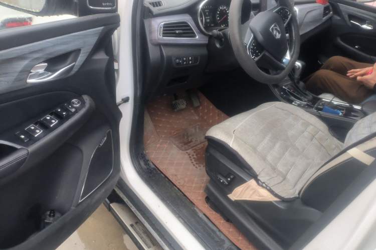 Used Baojun 730 2017 1.5T DCT Flagship Model 7 Seats China V Emission Standard Driver Seat