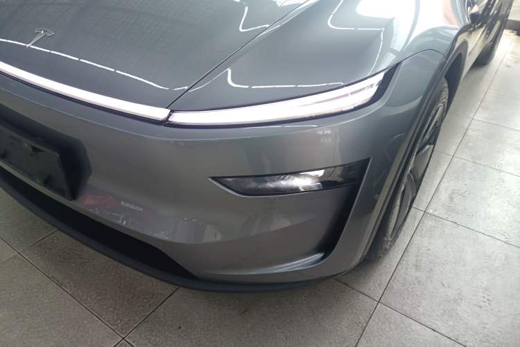 Used Tesla Model Y 2025 Rear-Wheel-Drive Version
