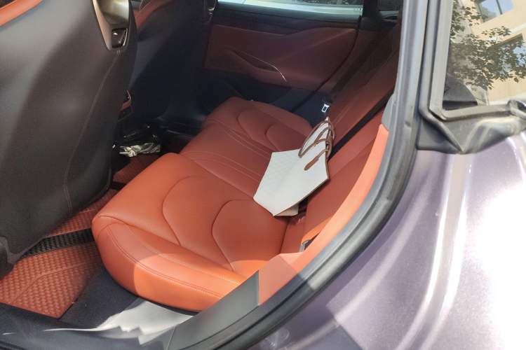 Used Xiaomi Auto SU7 2024 Four-Wheel Drive Ultra-Long Range Advanced Intelligent Driving Max Edition
