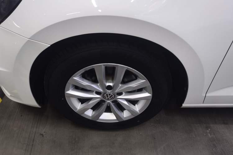 Used Volkswagen Touran 2016 Volkswagen Touran L 280TSI DSG Comfort Edition Left Front Wheel Hub