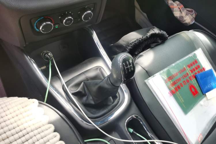 Used Jinbei Gold Hiace 2021 2.0L Passenger Van Travel Lion 7-Seater
