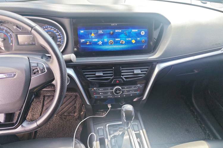 Used Venucia T90 2018 2.0L CVT Smart Connect Luxury Edition China V Standard