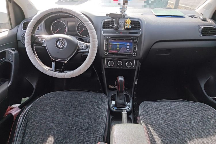 Used Volkswagen Polo 2016 1.6L Automatic Comfort Model
