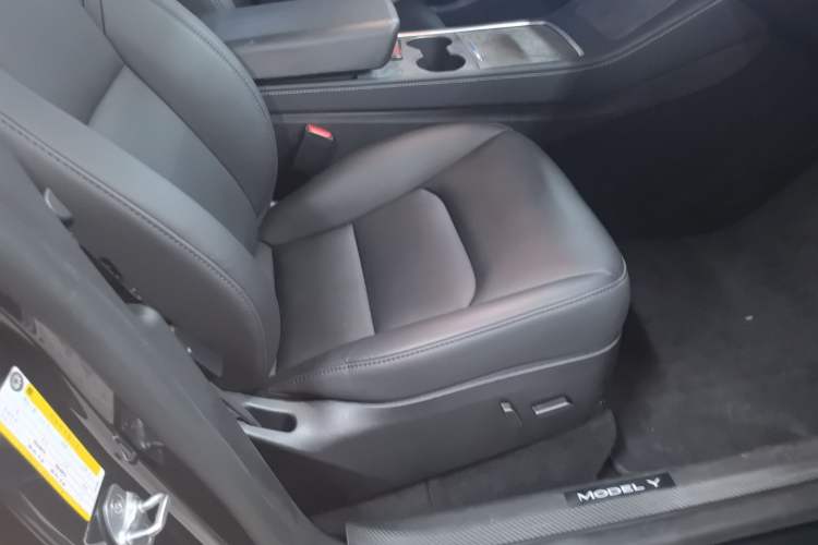 Used Tesla Model Y 2024 Rear-Wheel-Drive Version Right Front Seat