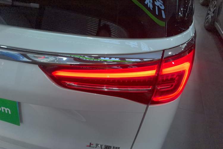 Used Buick GL8 2023 ES Lu Zun Deluxe Model Exterior 3