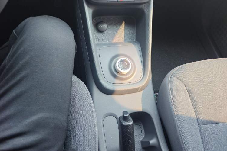 Used Wuling Hongguang New Energy 2024 All-Electric Model 300KM Practical Version