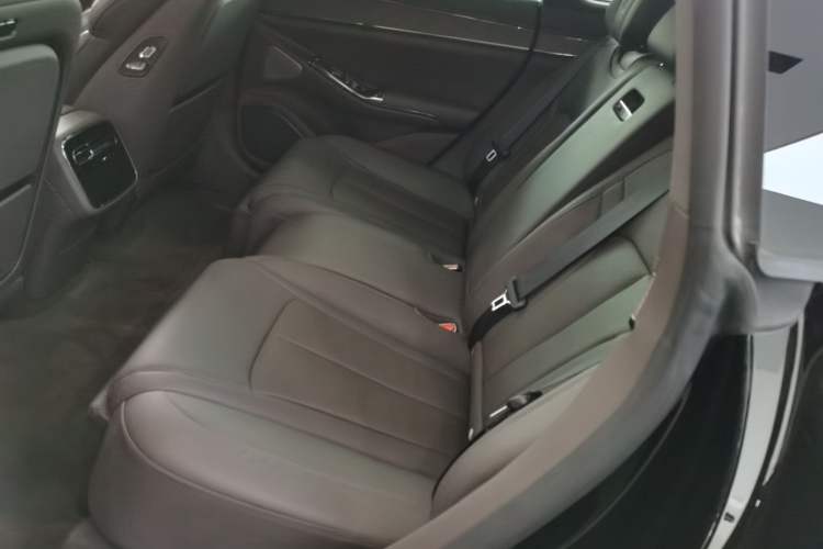 Used Denza Z9 2024 1100 km Four-Wheel Drive Max Version
