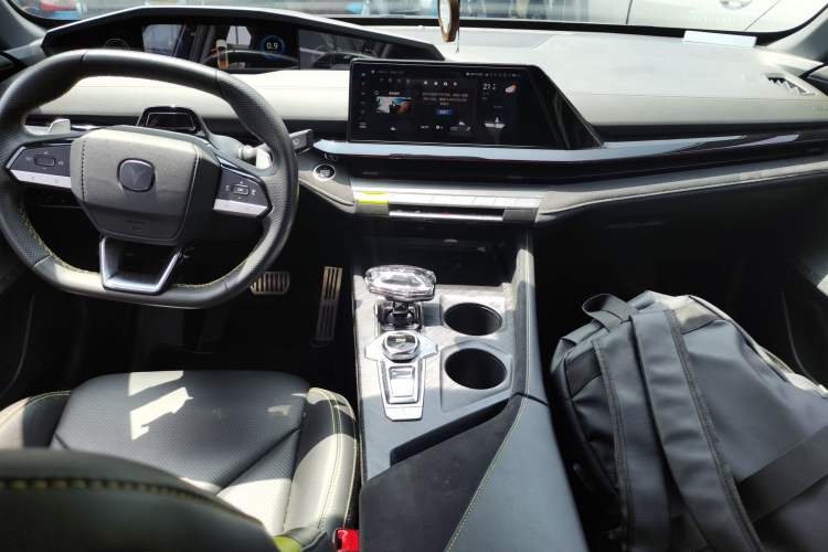 Used CHANGAN UNI-V 2022 1.5T Sport Edition
