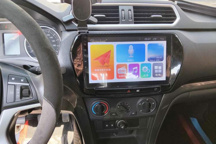 Used Great Wall Wingle 5 2017 2.0T European-spec Diesel Two-Wheel-Drive Entry-Level Big Double-Cab GW4D20D Audio And AC Panel