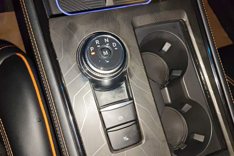 Used Ford Explorer 2024 2.3T EcoBoost Kunlun Peak Edition 7-Seater Gear Lever