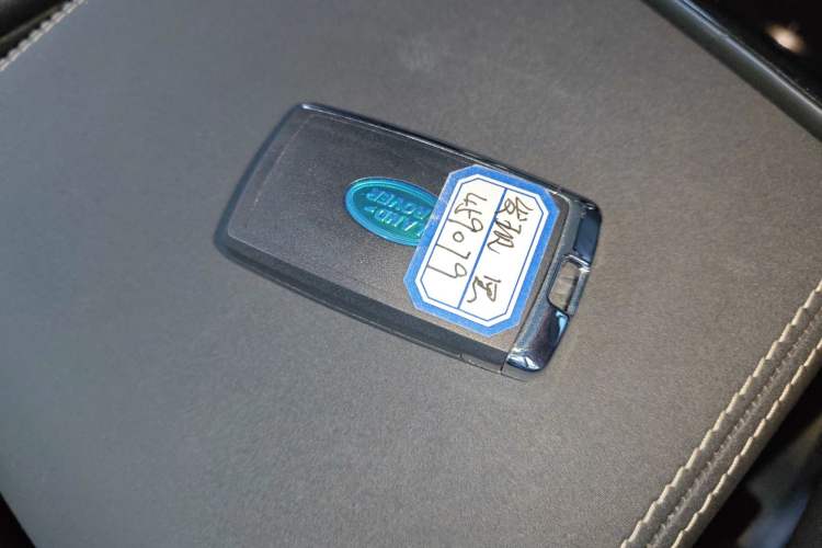 Used Land Rover Discovery 2021 360 PS R-Dynamic S