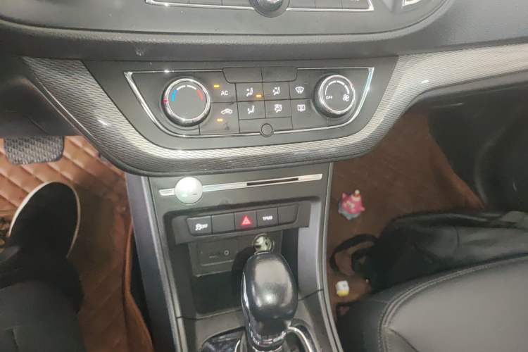 Used Roewe 360 2017 1.5L Automatic Luxury Edition
