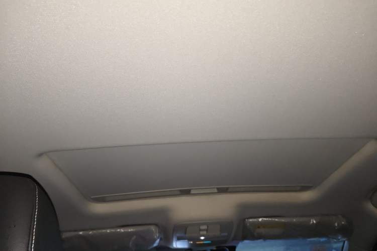 Used Roewe i6 2019 PLUS 1.6L CVT 4G Connected Flagship Deluxe Edition
