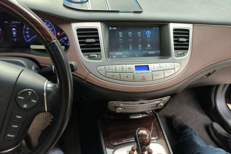 Used Hyundai Genesis 2012 3.0L GDI Luxury Edition Audio And AC Panel