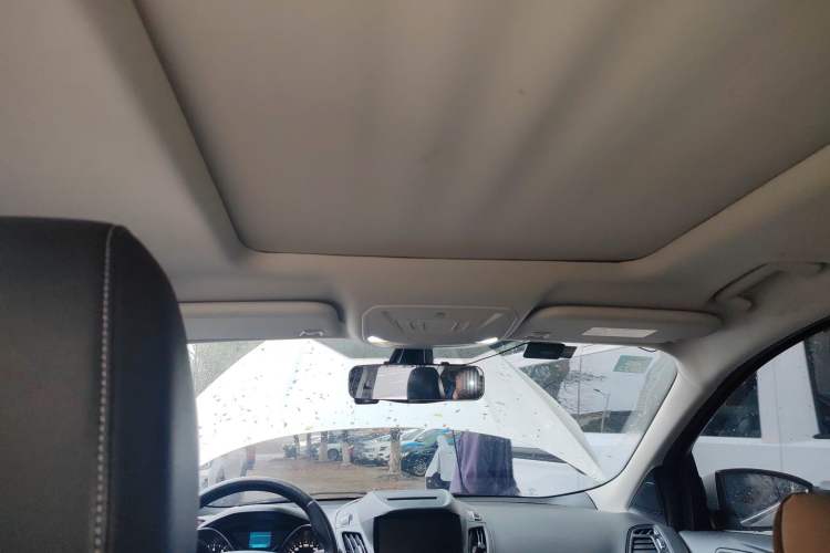 Used Ford Kuga 2018 Facelifted EcoBoost 180 Two-Wheel-Drive Platinum Wing Edition
