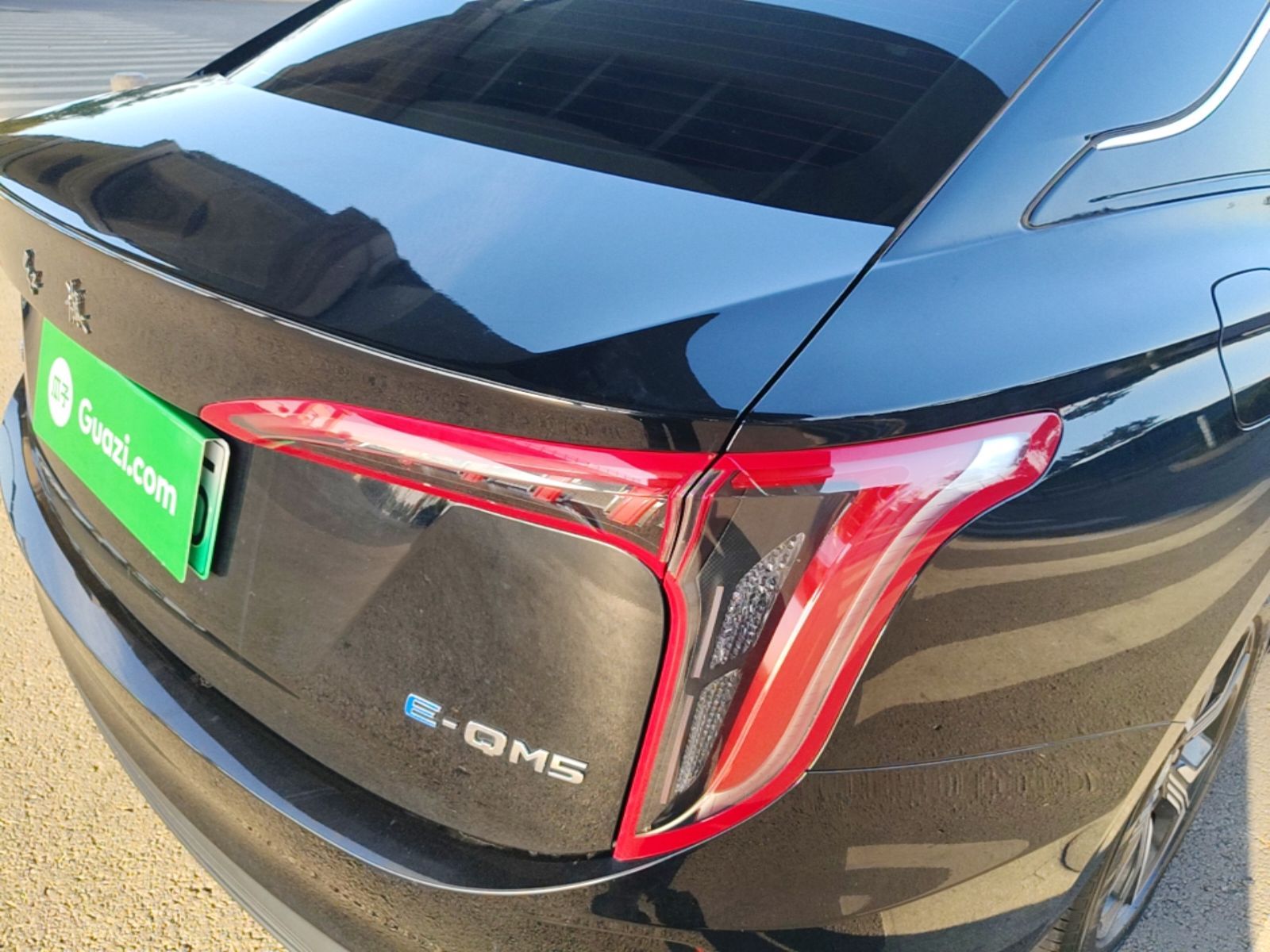 Hongqi E-QM5 2023 Base Travel Edition — снимка 9