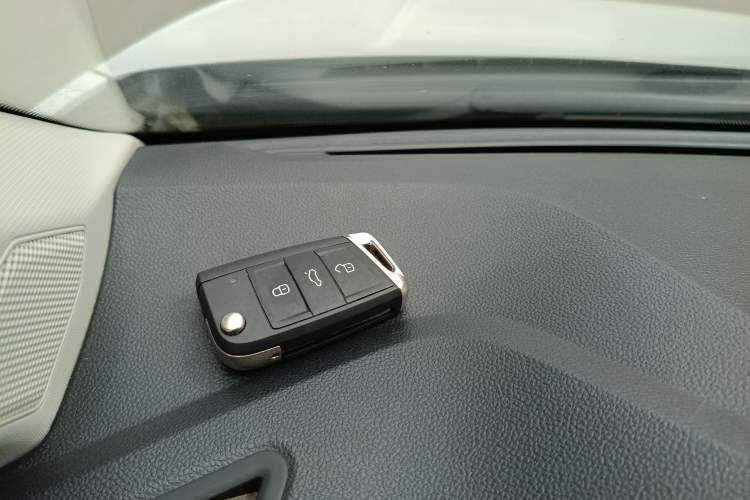 Used Volkswagen T-ROC 2019 280TSI DSG Two-Wheel Drive Comfort Version China VI Standard Vehicle Key