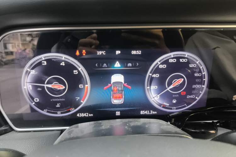 Used Hongqi HS5 2022 Revised Version 2.0T Smart Connect Flagship Edition
