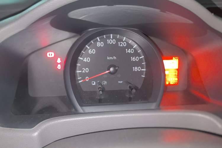 Used Nissan NV200 2014 1.6L CVT Luxury Model China IV Standard