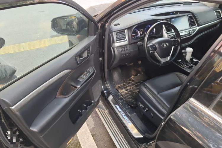 Used Toyota Highlander 2018 2.0T Four-Wheel Drive Supreme Edition 7-Seater China VI Driver Seat