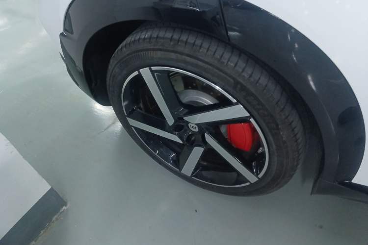 Used Xiaomi Auto YU7 2025 Ultra-Long Range High-Performance All-Wheel-Drive Max Edition Exterior 5