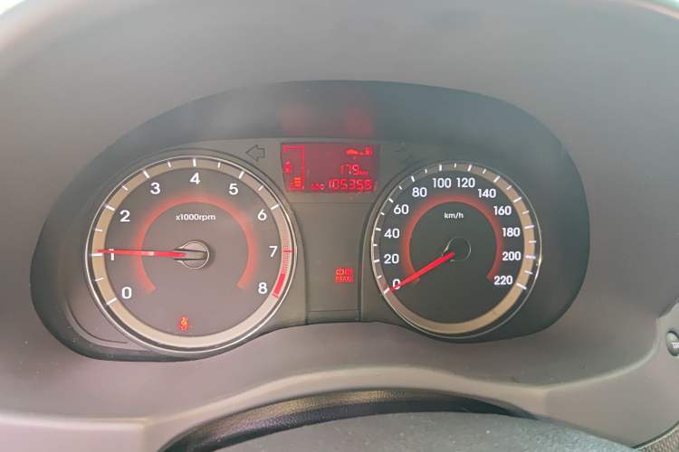 Used Hyundai Verna (older generation) 2014 1.4L Manual Top-Tier Model TOP
