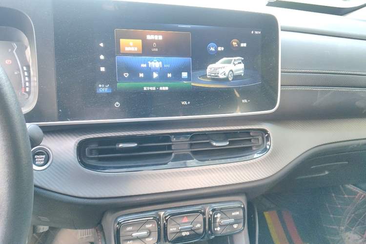 Used GAC Trumpchi GS3 2022 POWER 270T Automatic Luxury Edition Audio And AC Panel