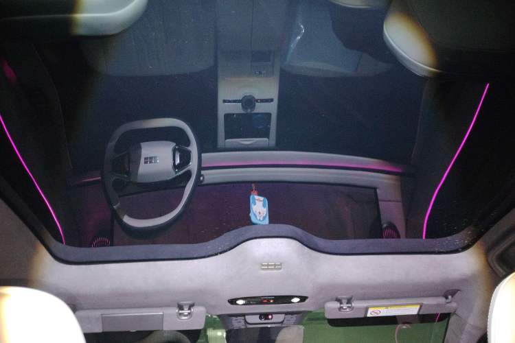 Used Geely Galaxy E8 2024 665 km Range Rear-Drive Starship Long-Range Version