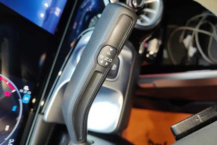 Used Mercedes-Benz GLB 2025 GLB 220 Sport Edition Gear Lever