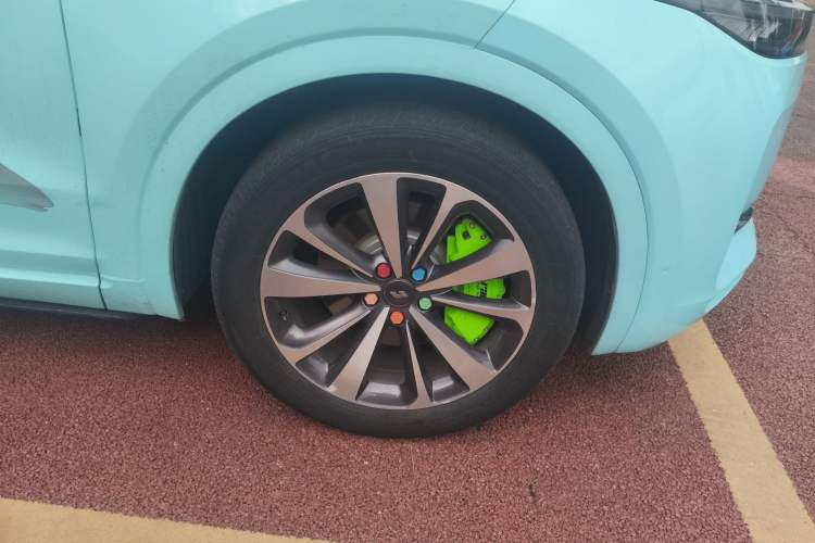 Used Li Auto ONE 2020 Extended-Range 6-Seater Version Right Front Wheel Hub