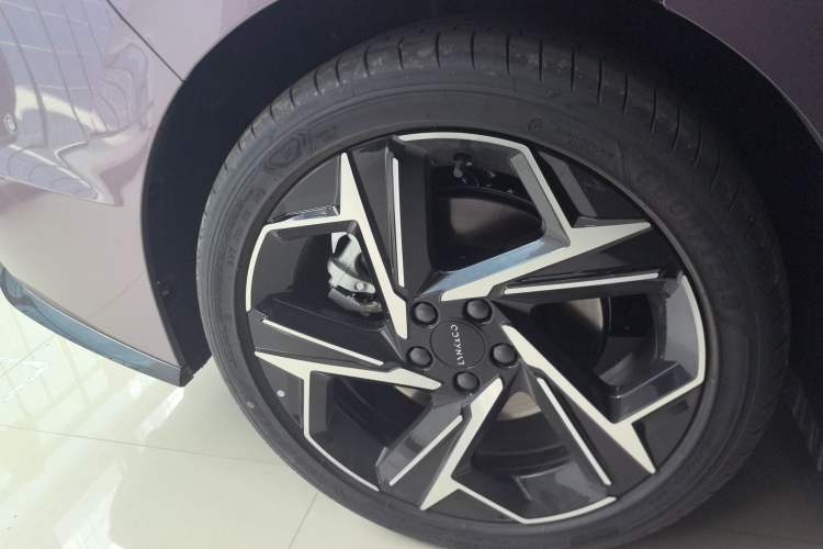 Used Lynk & Co 07 2026 Model 126 Long-Range Ultra H7
