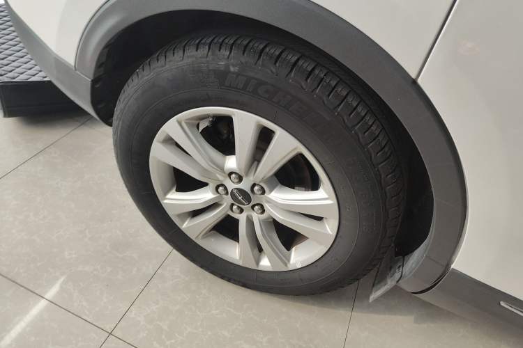 Used Lincoln MKX 2015 2.0T Two-Wheel Drive Deluxe Edition
