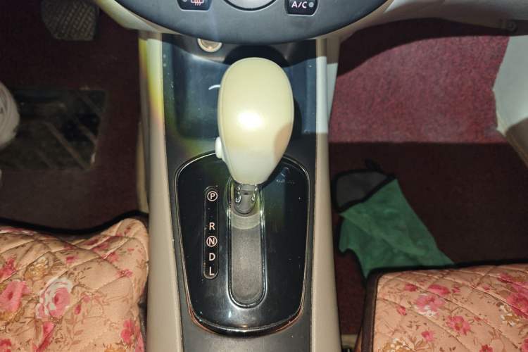 Used Nissan Tiida 2011 1.6L CVT Comfort Model Gear Lever