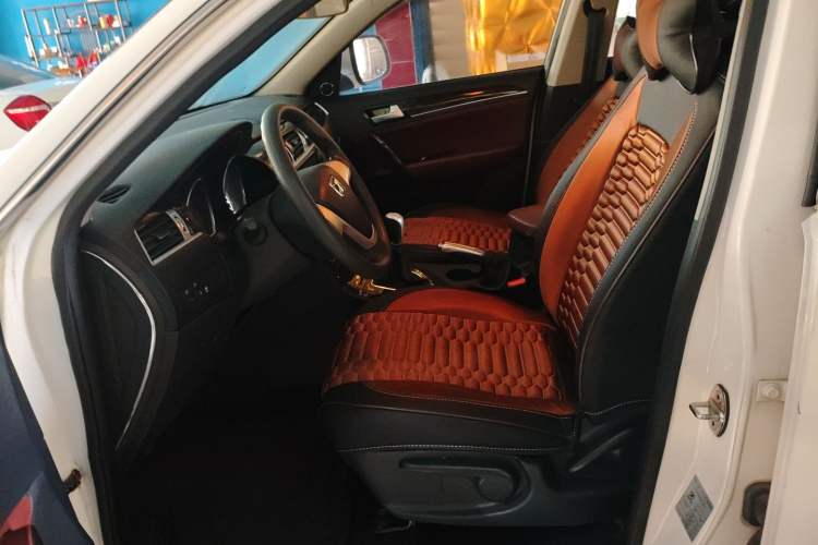 Used Zotye T600 2015 Family Edition 2.0T Manual Elite Version
