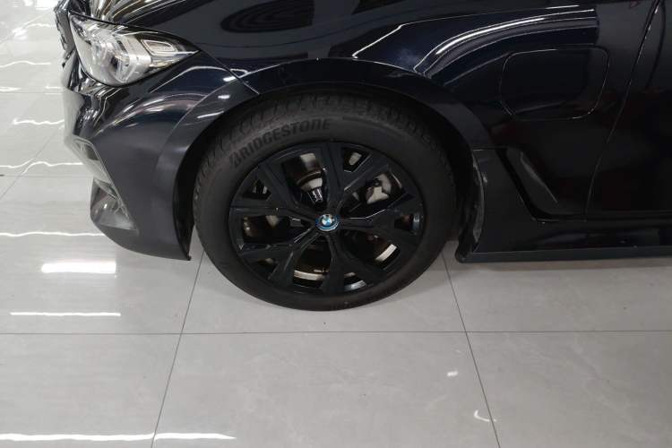 Used BMW i3 2022 eDrive 35 L Left Front Wheel Hub