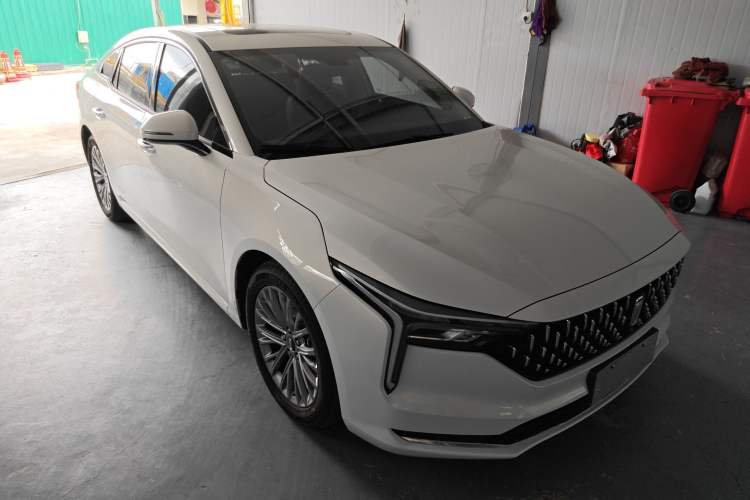 Used Bestune B70 2025 Dragon Edition 1.5T Enjoyment Model Front Right 45 Deg