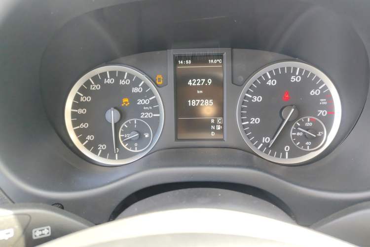 Used Mercedes-Benz Vito 2018 2.0T Business Version China VI Emission Standard
