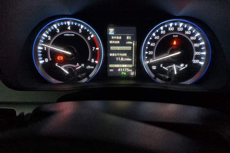 Used Toyota Highlander 2018 2.0T Four-Wheel Drive Luxury Version 7 Seats China VI Standard