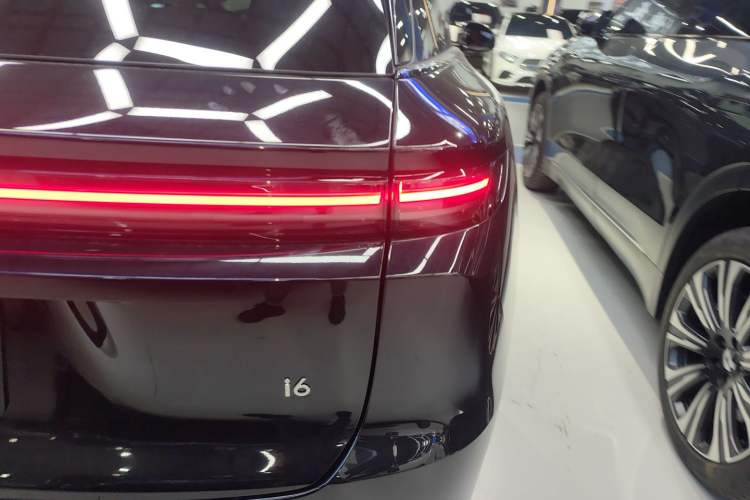 Used Li Auto i6 2025 Model Two-Wheel-Drive Standard Type
