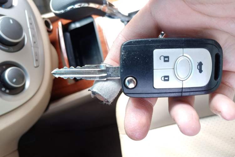 Used Buick Excelle 2013 1.5L Automatic Luxury Model Vehicle Key