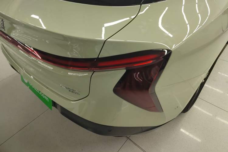 Used Hongqi EH7 2024 690 Pro Right Rear Taillight