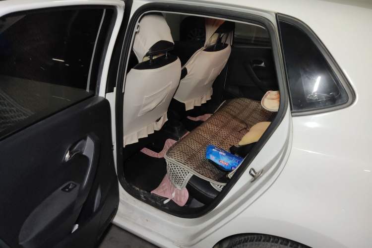 Used Volkswagen Polo 2016 1.6L Automatic Comfort Model
