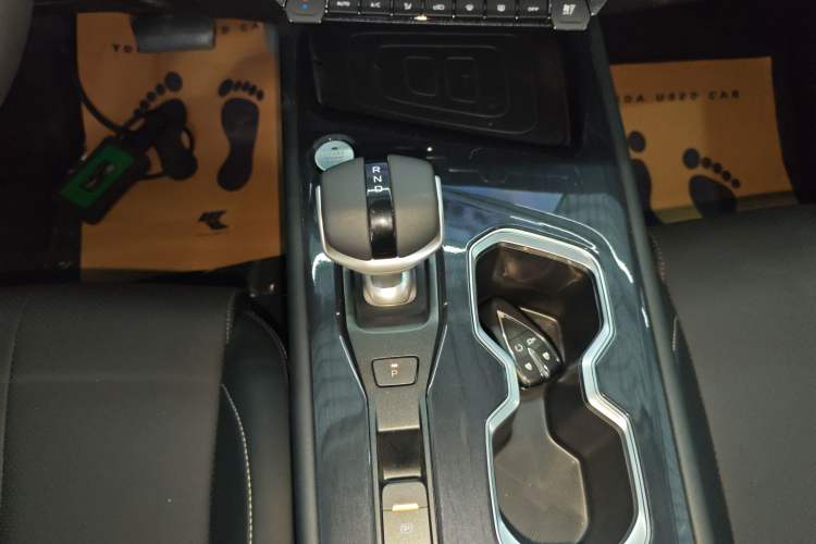 Used CHANGAN CS75 2026 Model PRO 1.5T DCT Prestige 7-Seater Gear Lever