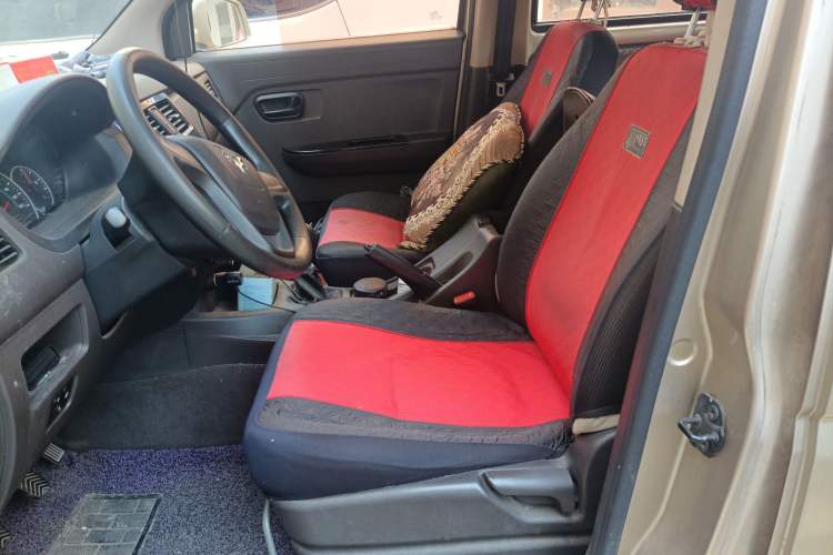 Used Wuling Rongguang V 2016 1.2L Practical Version Left Front Seat