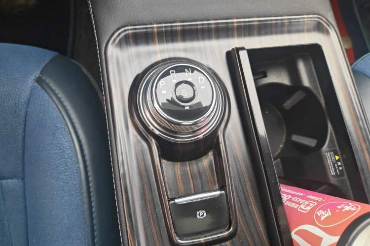 Used Ford Edge 2021 PLUS EcoBoost 245 Two-Wheel-Drive Platinum Edition 5 Seats
