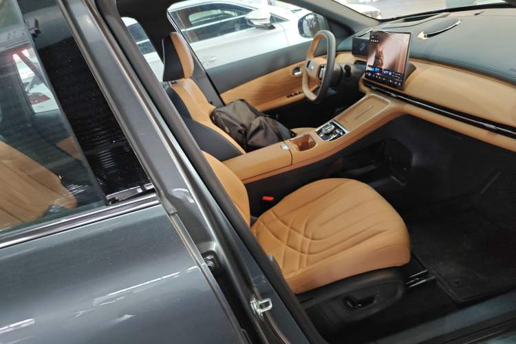 Used Geely Galaxy Galaxy Xingjian 7 EM-i 2025 120km Exploration+ Version