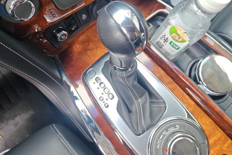 Used Infiniti QX80 2016 5.6L 4WD
