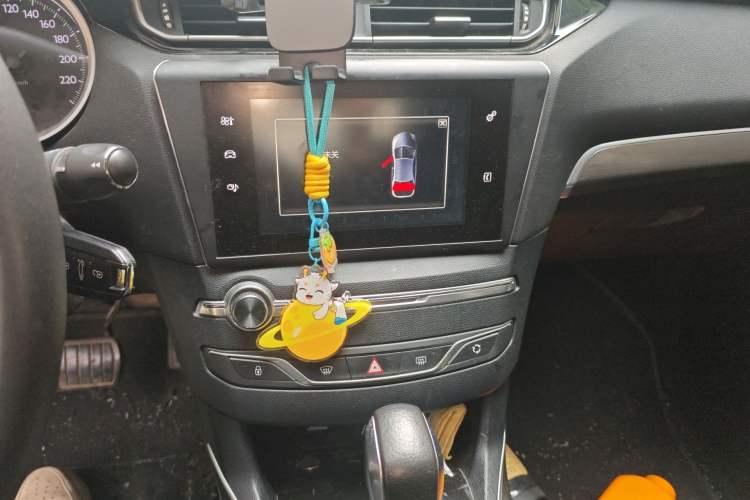 Used Peugeot 408 2014 1.8L Automatic Luxury Edition Audio And AC Panel